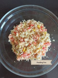 Una foto de Cuscús con legumbres y verduras #vegano