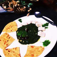 Lahsuni Palak Paneer A picture of Lahsuni Palak Paneer.