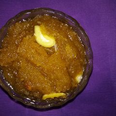 A picture of Besan ka halwa.