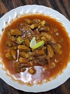 صورة لوصفة باميه باللحمه