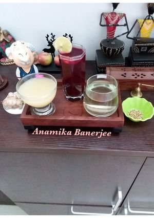 A picture of 3 Different Varieties of the Detox Drinks.