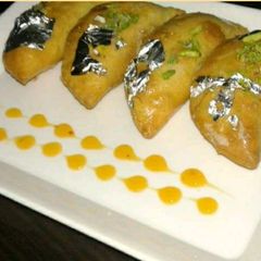 A picture of Gujiya with the twist.