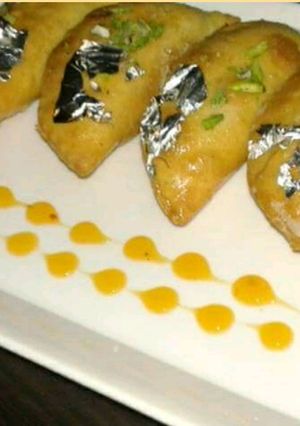 A picture of Gujiya with the twist.
