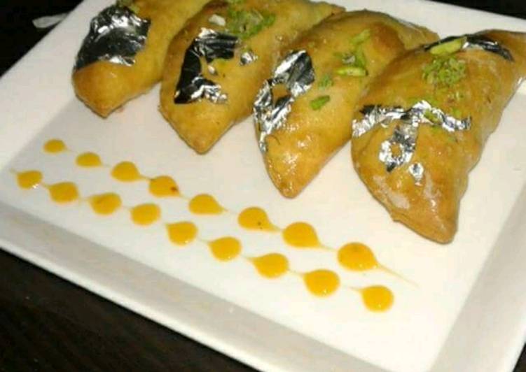 Gujiya with the twist