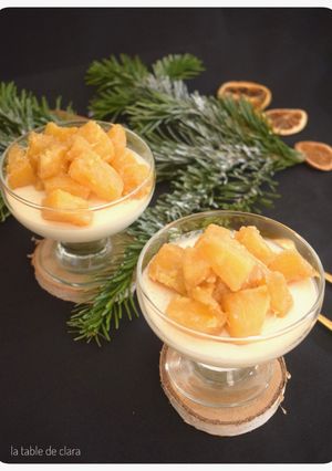 Une photo de Panna cotta à l'ananas frais caramélisé