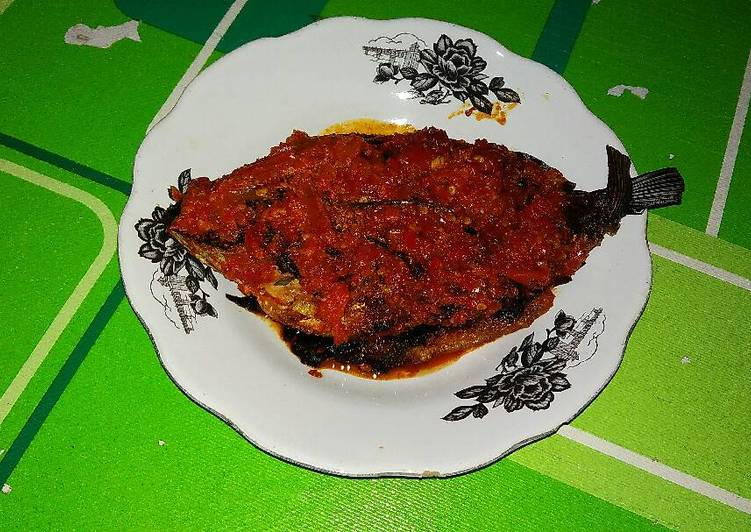 Cara membuat Ikan mas di sambelin yang nikmat Untuk Jualan