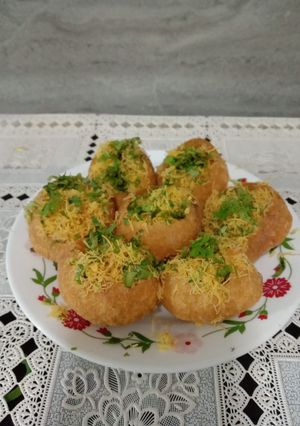 A picture of Masala poori.