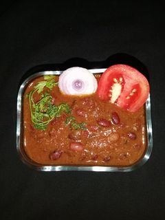 राजमा मसाला (Rajma Masala recipe in Hindi) रेसिपी मुख्य फोटो