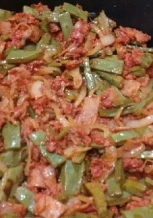 Una foto de Nopales con Chorizo
