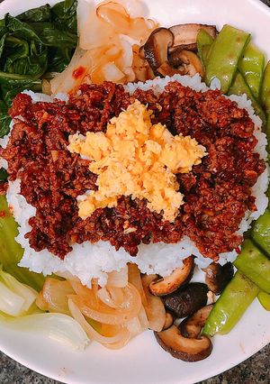 Hình của món Cơm trộn sốt gochujang thịt bò bằm.