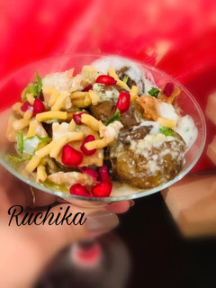A picture of Aloo tuk ki chaat.