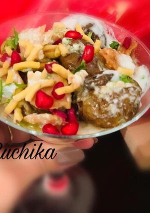 A picture of Aloo tuk ki chaat.