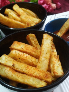 पेरी पेरी फ्रेंच फ्राईस (peri peri french fries recipe in Hindi) रेसिपी मुख्य फोटो