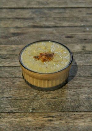 A picture of Creamy Buttermilk Cauliflower Soup.