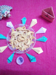 क्रंची काजू (रवा)(crunchy kaju (rawa) recipe in marathi) रेसिपी चे मुख्य फोटो