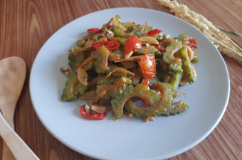 Langkah Mudah untuk Menyiapkan Tumis pare teri Anti Gagal