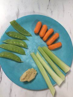 A picture of Veggies & Hummus.
