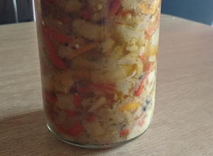 Una foto de Berenjenas al escabeche de oliva y vinagre de manzana