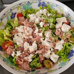 Foto di Insalata con pesce e feta