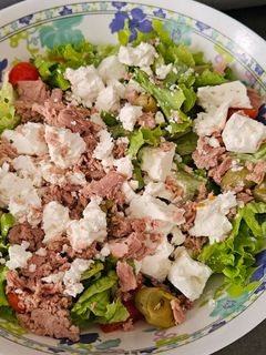 Foto di Insalata con pesce e feta