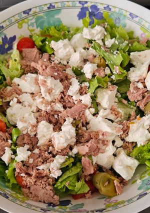 Foto di Insalata con pesce e feta