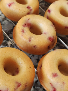 Φωτογραφία της συνταγής "Strawberry lemonade donuts φούρνου, χωρίς ζάχαρη" 🍓🍩