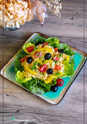 Foto principal de Ensalada completa con arroz integral y lenteja roja 🥗