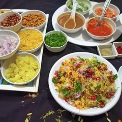 A picture of Bombay mix bhel.