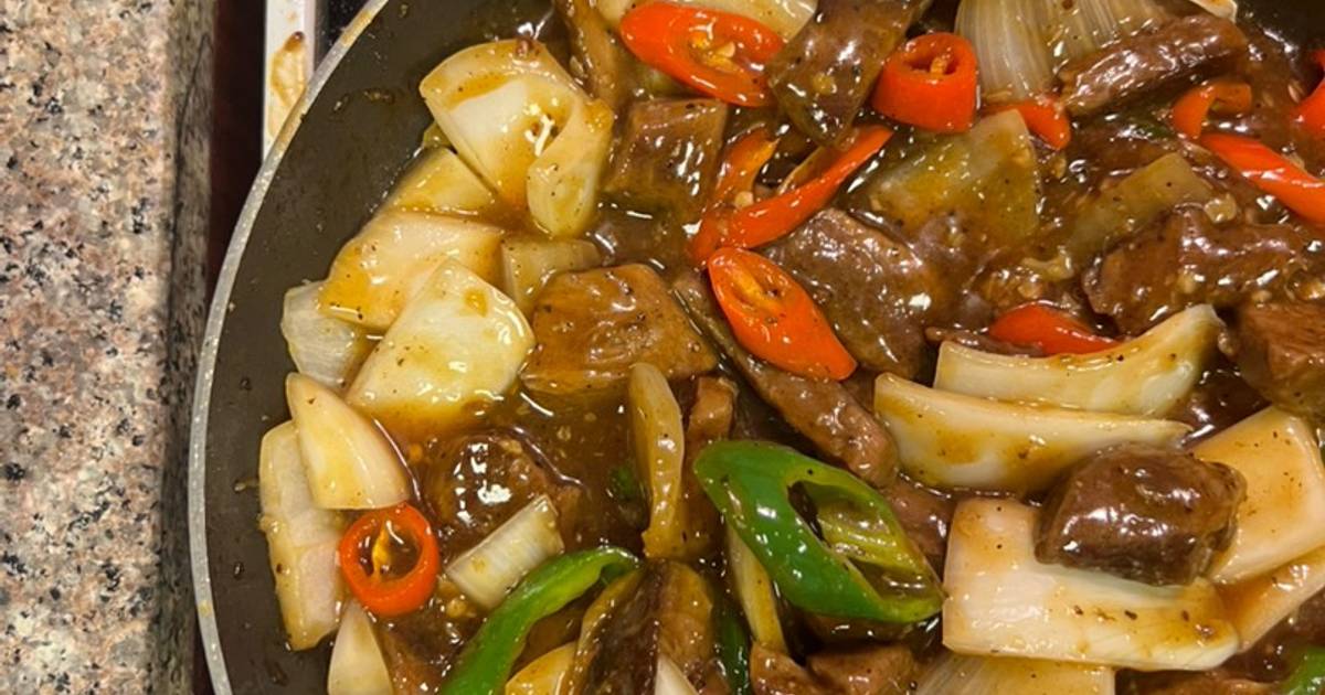 Stir Fried Black Pepper Beef (with lots of crunch from the onion
