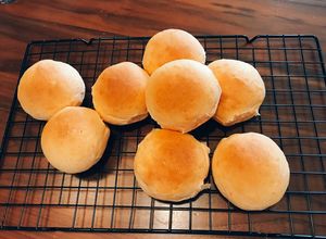 紅蘿蔔鮮奶餐包 (低鹽無奶油 寶寶可吃) 的食譜成品照片