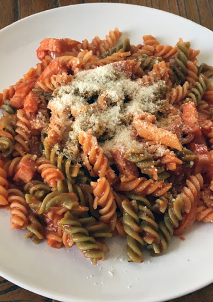 Una foto de Fusilli con bacon