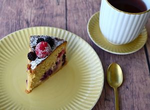 Foto di Torta cremosa yogurt e ricotta ai frutti rossi