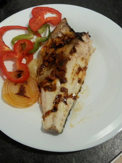 Una foto de Lubina al horno con pimentón
