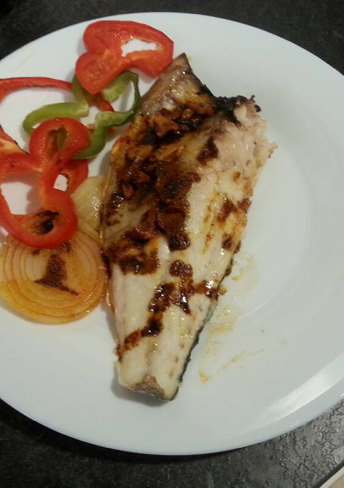 Una foto de Lubina al horno con pimentón