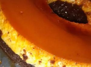 Una foto de Torta imposible o chocoflan