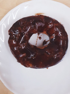 சாக்லேட் டோனட்(Chocolate Donuts Recipe in Tamil) செய்முறை முக்கிய புகைப்படம்