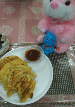 A picture of Italian mini Calzone with Indian twist.