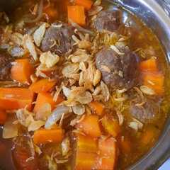 A picture of Semur Bola Daging.