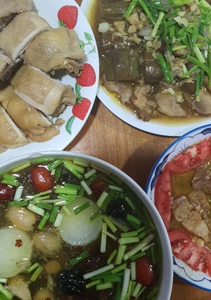 Hình của món Canh gà táo tàu.