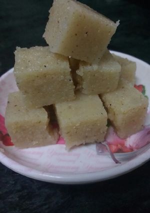 A picture of Semolina cubes.