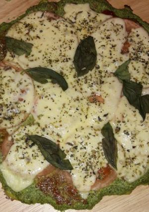 Una foto de Pizza de masa de brócoli