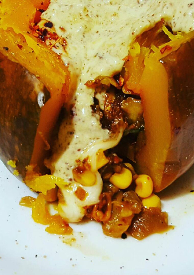 Una foto de Calabaza rellena vegetariana rica y fácil