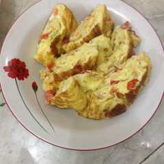 Telur dadar gulung রেসিপির প্রধান ছবি