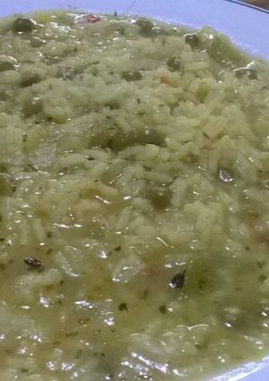 Una foto de Arroz amarillo (risotto) vegetariano, fácil y económico!