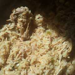 Una foto de Arroz con pollo deshuesado