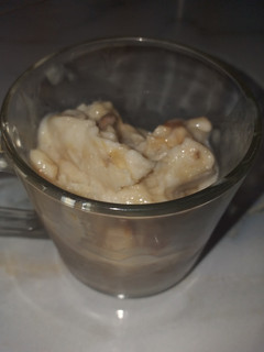 Una foto de Helado de banana split fácil