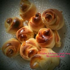 A picture of Rose bread.