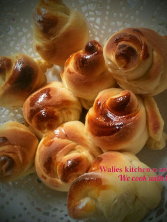 A picture of Rose bread.