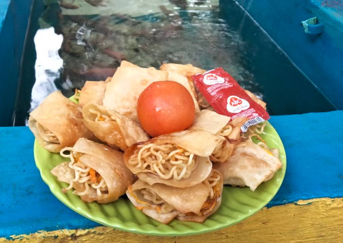 Pangsit cone mie