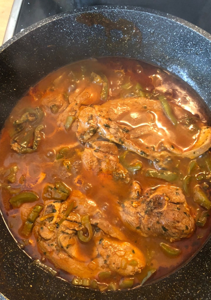 Una foto de Chuletas de contramuslo de pavo en salsa